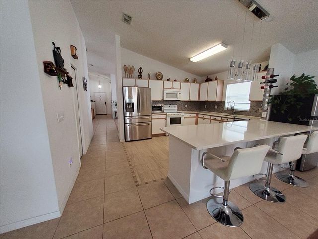 944 LOCKBREEZE DRIVE, Davenport, FL 33897