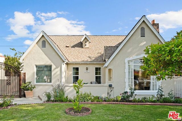 924 E Glenoaks Boulevard, Glendale, CA 91207