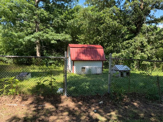 6687 Beverly Dr, Lyles, TN 37098