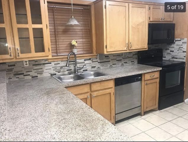 210 Nettletree Street, Arlington, TX 76018