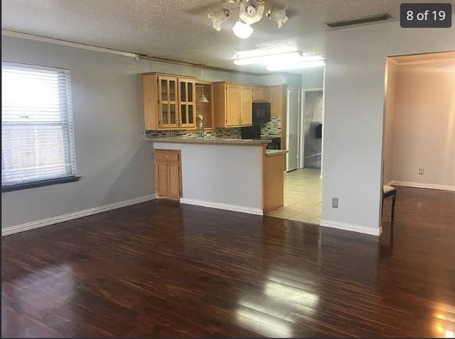 210 Nettletree Street, Arlington, TX 76018