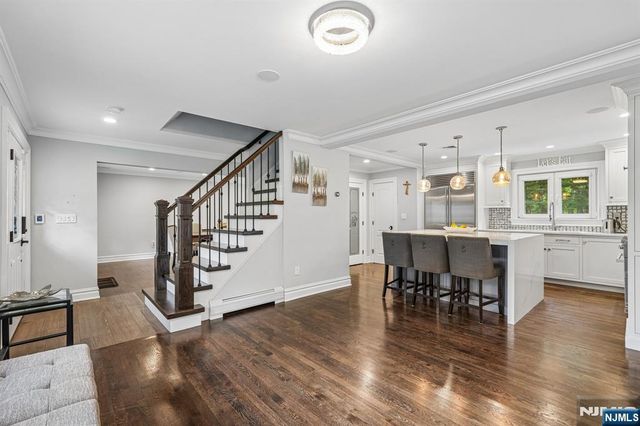 689 Colonial Road, Franklin Lakes, NJ 07417