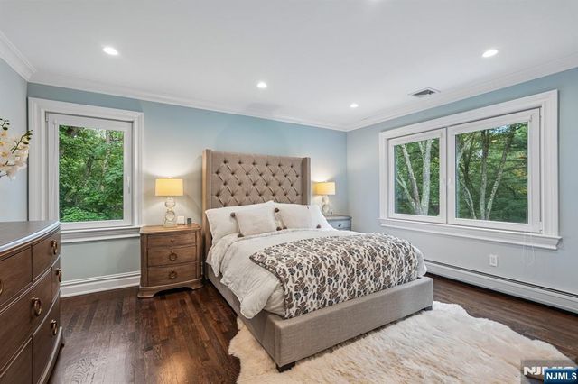 689 Colonial Road, Franklin Lakes, NJ 07417