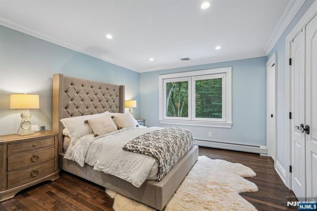 689 Colonial Road, Franklin Lakes, NJ 07417