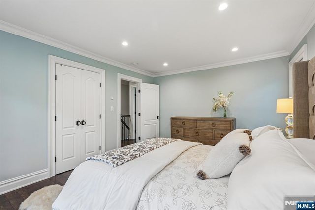 689 Colonial Road, Franklin Lakes, NJ 07417