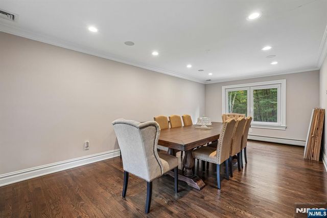 689 Colonial Road, Franklin Lakes, NJ 07417