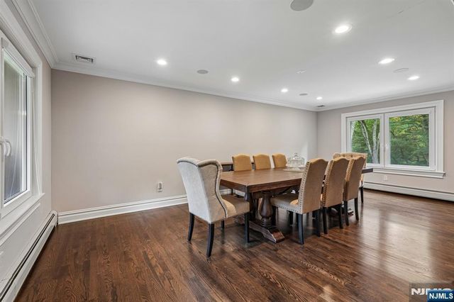 689 Colonial Road, Franklin Lakes, NJ 07417