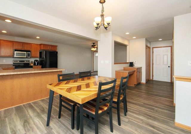 3410 Governor Court, Waterloo, IA 50702