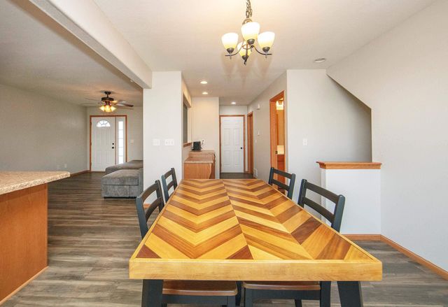 3410 Governor Court, Waterloo, IA 50702