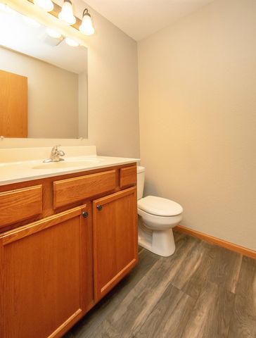 3410 Governor Court, Waterloo, IA 50702