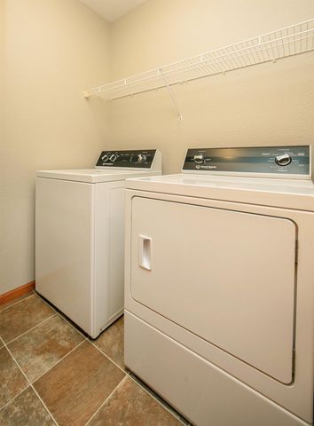 3410 Governor Court, Waterloo, IA 50702