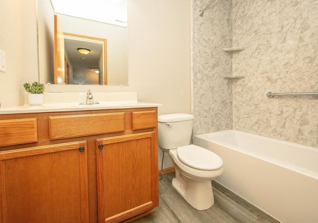 3410 Governor Court, Waterloo, IA 50702