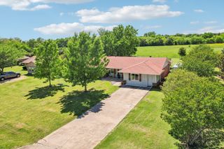131 Carol Lane, Pecan Hill, TX 75154