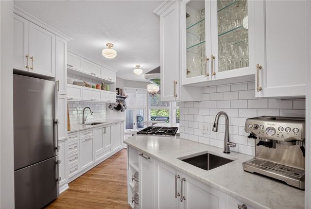 156 Shadow Ridge Dr, Harmar, PA 15238