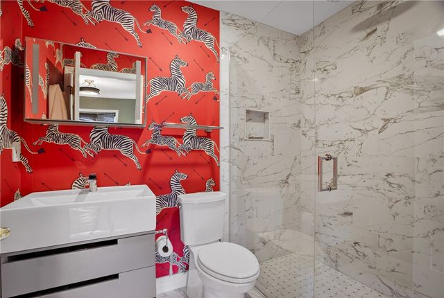 156 Shadow Ridge Dr, Harmar, PA 15238