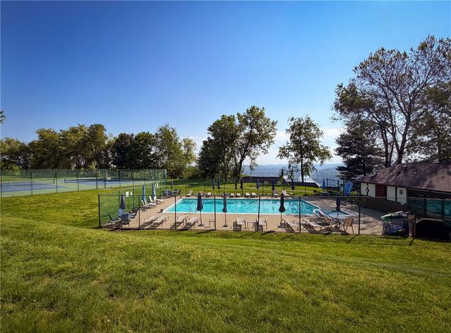 156 Shadow Ridge Dr, Harmar, PA 15238