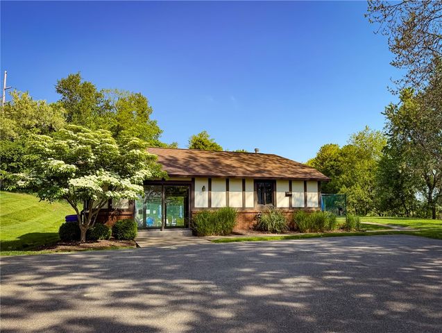 156 Shadow Ridge Dr, Harmar, PA 15238