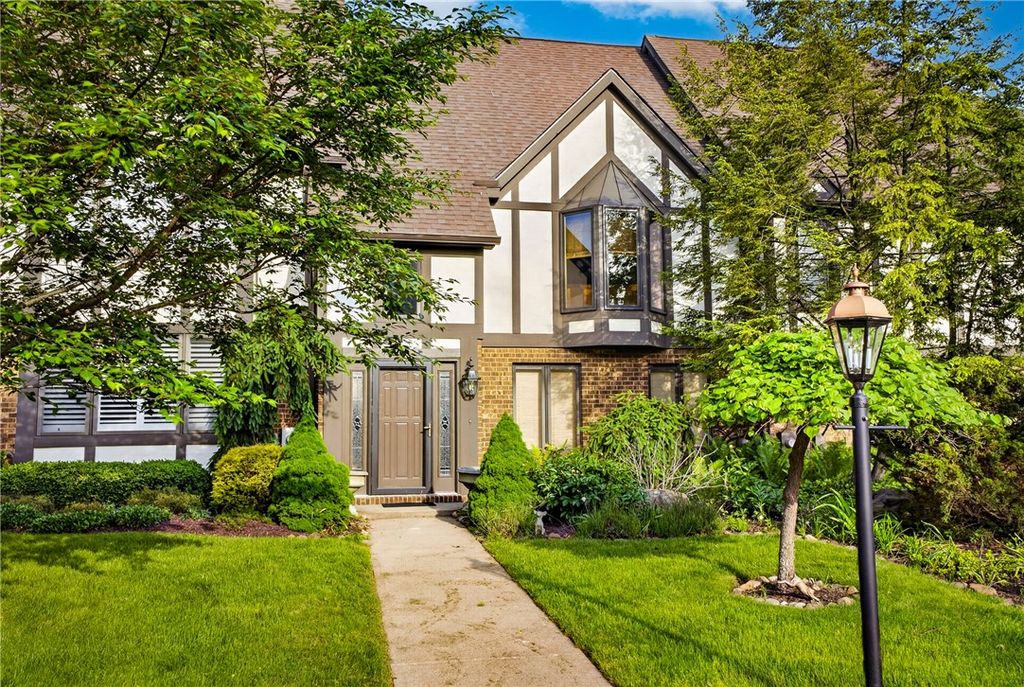 156 Shadow Ridge Dr, Harmar, PA 15238