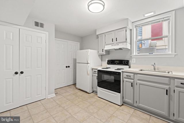 8405 HOLLIS LN, Vienna, VA 22182