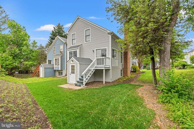 8405 HOLLIS LN, Vienna, VA 22182