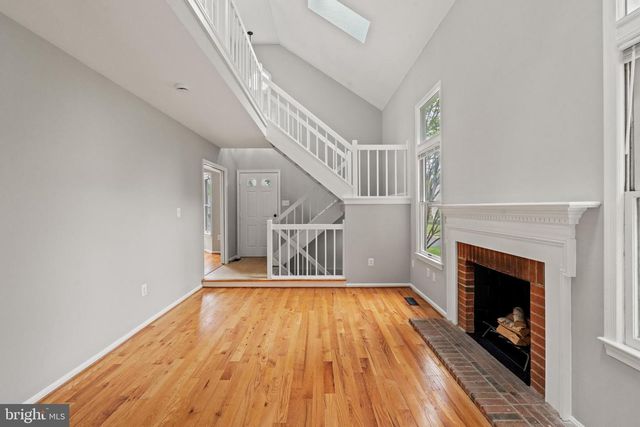 8405 HOLLIS LN, Vienna, VA 22182