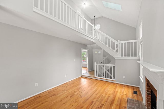 8405 HOLLIS LN, Vienna, VA 22182
