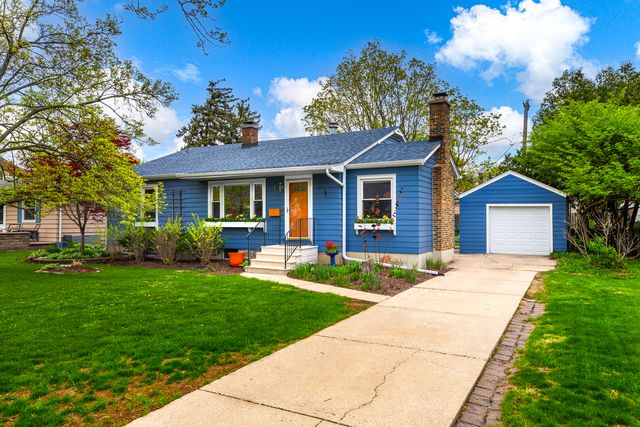 826 N Main Street, Naperville, IL 60563