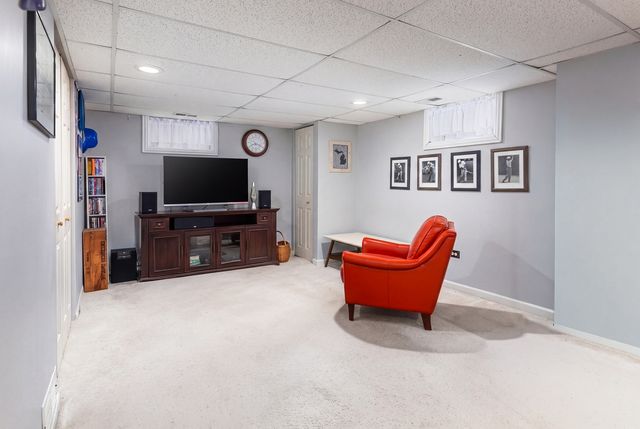 826 N Main Street, Naperville, IL 60563