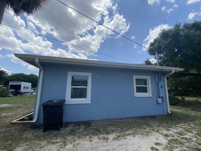 2404 Florida Ave, Fort Pierce, FL 34950