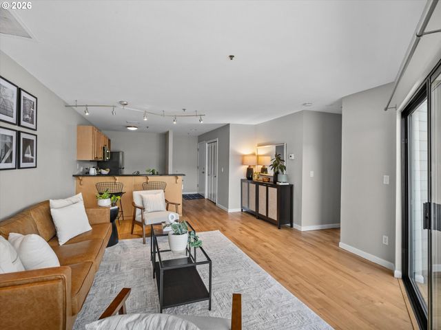840 Nw NAITO Pkwy H12, Portland, OR 97209