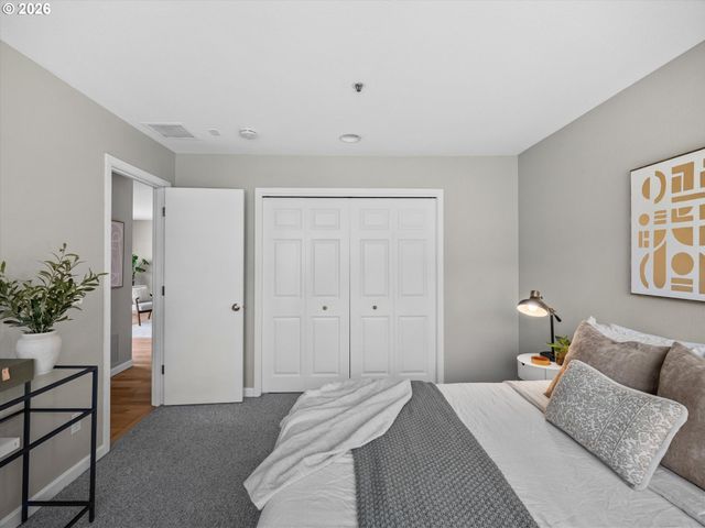 840 Nw NAITO Pkwy H12, Portland, OR 97209