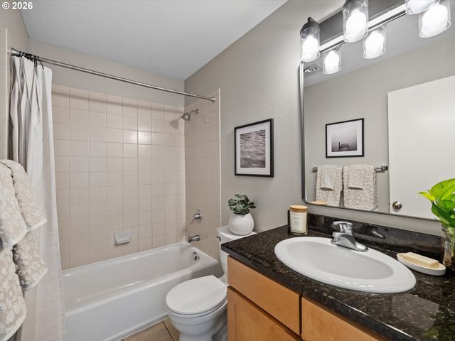 840 Nw NAITO Pkwy H12, Portland, OR 97209