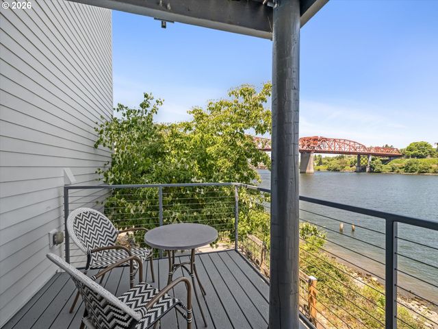840 Nw NAITO Pkwy H12, Portland, OR 97209