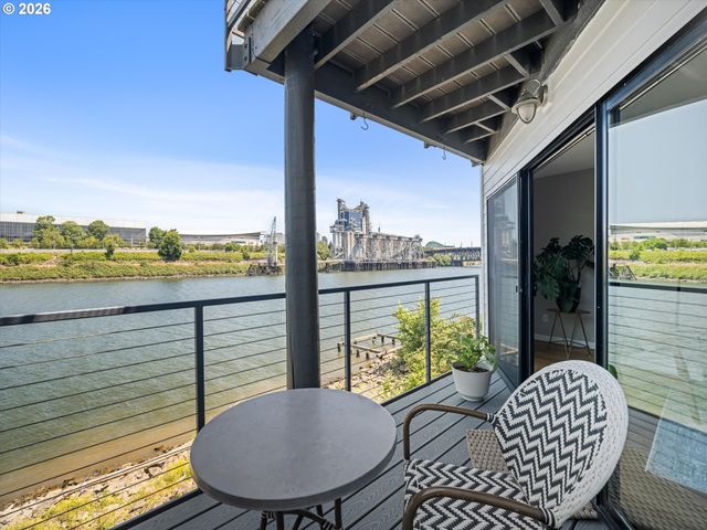 840 Nw NAITO Pkwy H12, Portland, OR 97209