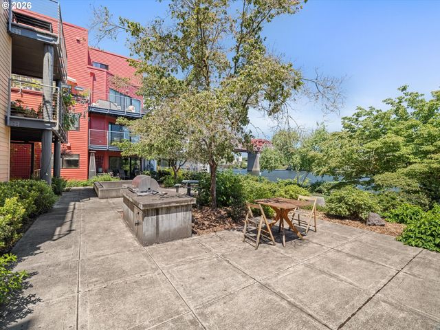 840 Nw NAITO Pkwy H12, Portland, OR 97209