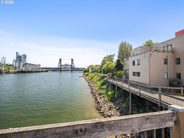 840 Nw NAITO Pkwy H12, Portland, OR 97209