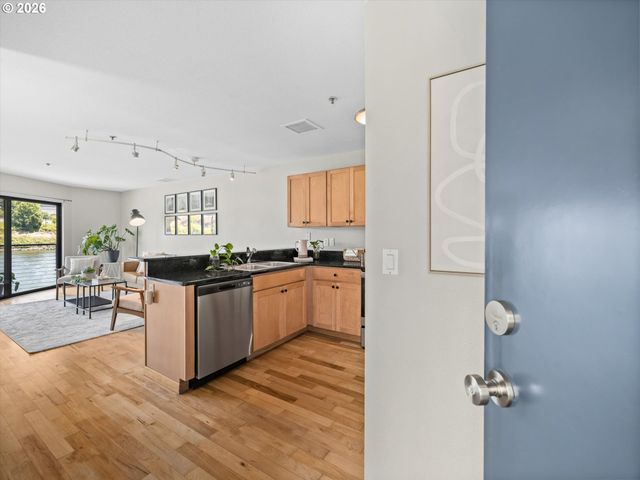 840 Nw NAITO Pkwy H12, Portland, OR 97209