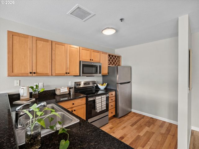 840 Nw NAITO Pkwy H12, Portland, OR 97209