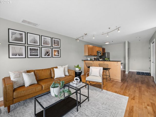 840 Nw NAITO Pkwy H12, Portland, OR 97209