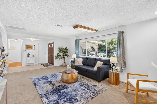 8358 Foxfire Dr, Orangevale, CA 95662