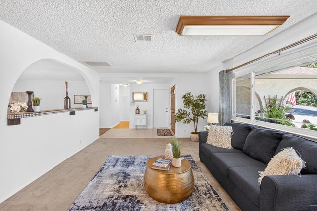 8358 Foxfire Dr, Orangevale, CA 95662