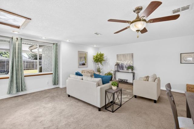 8358 Foxfire Dr, Orangevale, CA 95662