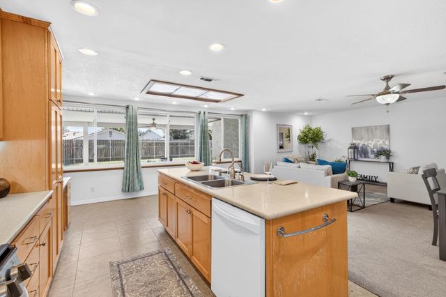 8358 Foxfire Dr, Orangevale, CA 95662