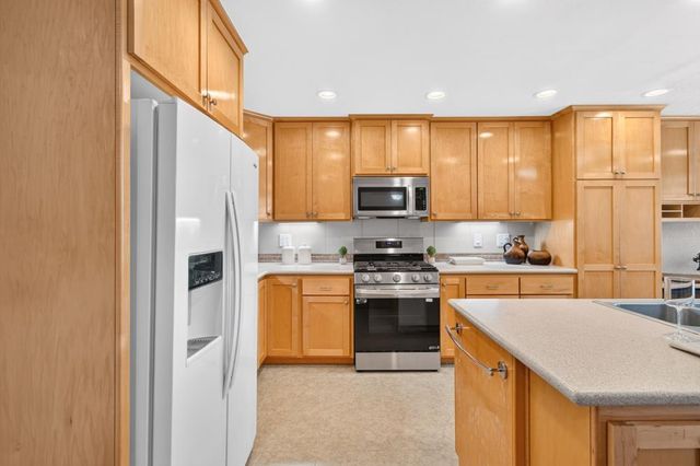 8358 Foxfire Dr, Orangevale, CA 95662