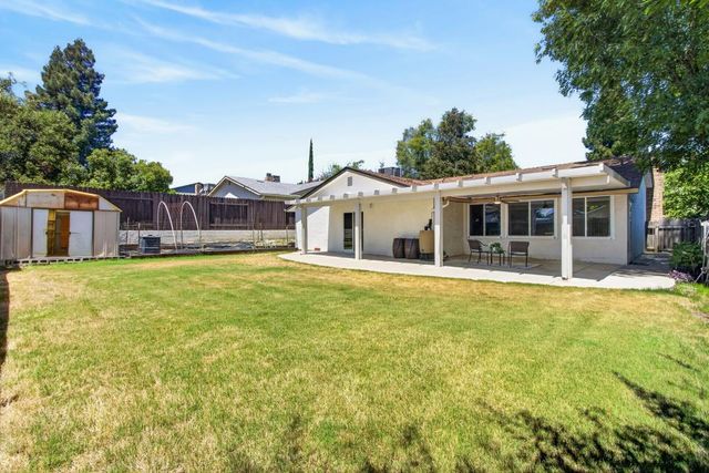 8358 Foxfire Dr, Orangevale, CA 95662