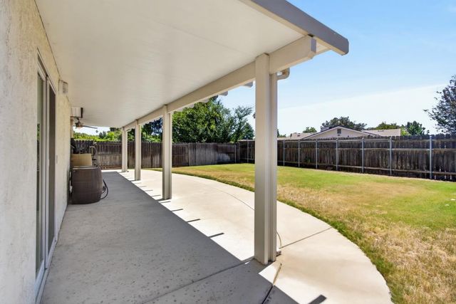 8358 Foxfire Dr, Orangevale, CA 95662