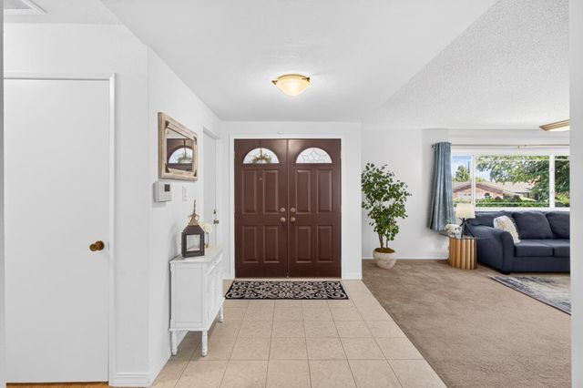 8358 Foxfire Dr, Orangevale, CA 95662
