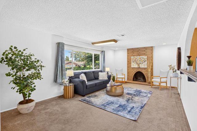 8358 Foxfire Dr, Orangevale, CA 95662