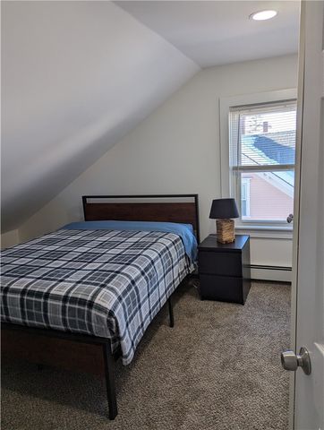 27 Mount Vernon Street 2, Newport, RI 02840