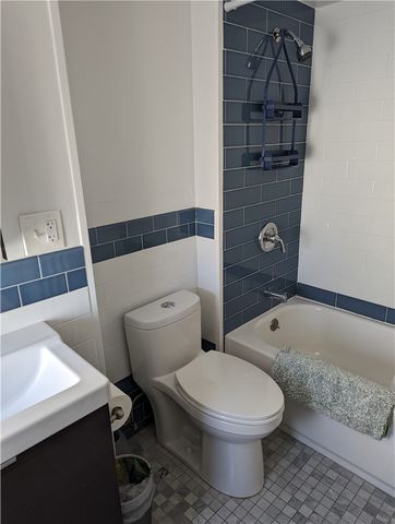 27 Mount Vernon Street 2, Newport, RI 02840